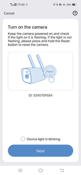 打开摄像机，确认指示灯是否闪烁